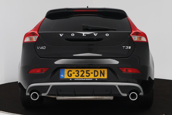 Volvo V40 1.5 T3 Polar+ Sport (PANORAMADAK, CAMERA, NAVIGATIE, STOELVERWARMING, PARKEERSENSOREN, CRUISE CONTROL, NL-AUTO)