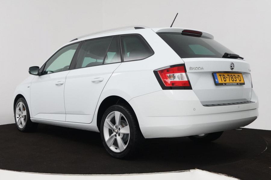 Škoda Fabia Combi 1.0 TSI Clever Edition (PARKEERSENSOREN, STOELVERWARMING, NAVIGATIE, NL-AUTO)