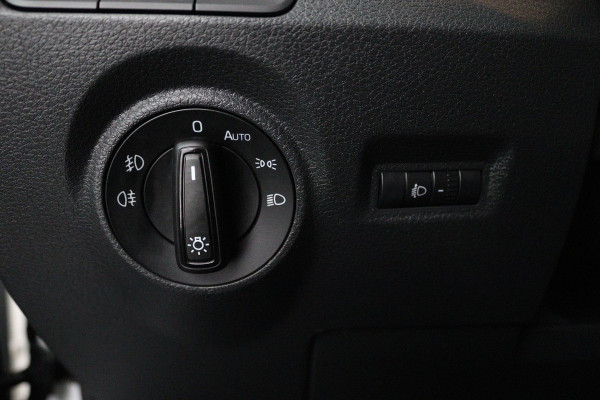Škoda Fabia Combi 1.0 TSI Clever Edition (PARKEERSENSOREN, STOELVERWARMING, NAVIGATIE, NL-AUTO)