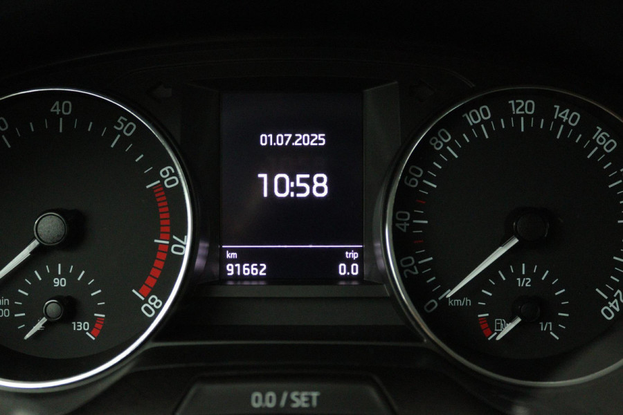 Škoda Fabia Combi 1.0 TSI Clever Edition (PARKEERSENSOREN, STOELVERWARMING, NAVIGATIE, NL-AUTO)
