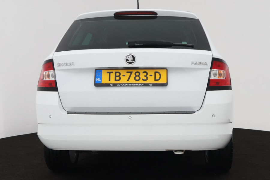 Škoda Fabia Combi 1.0 TSI Clever Edition (PARKEERSENSOREN, STOELVERWARMING, NAVIGATIE, NL-AUTO)