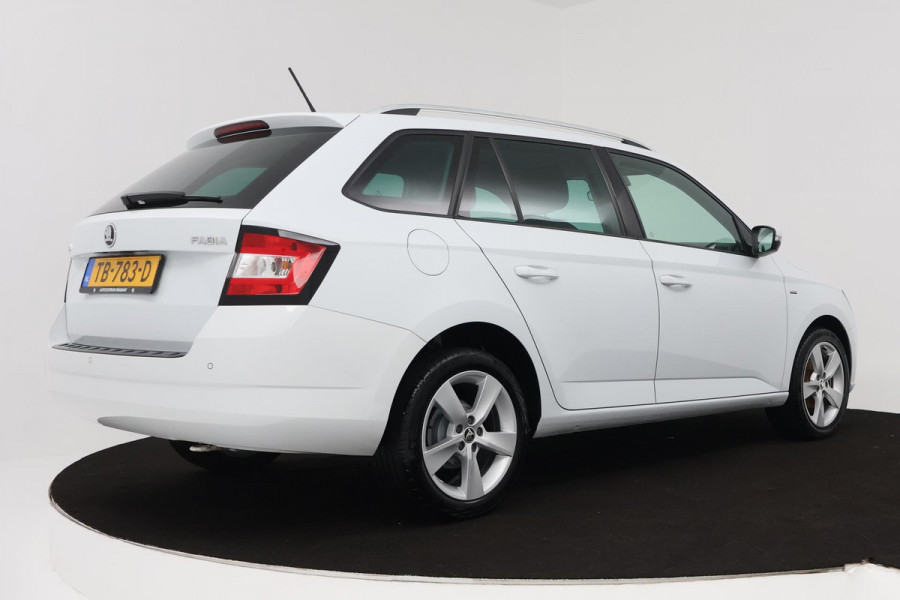 Škoda Fabia Combi 1.0 TSI Clever Edition (PARKEERSENSOREN, STOELVERWARMING, NAVIGATIE, NL-AUTO)
