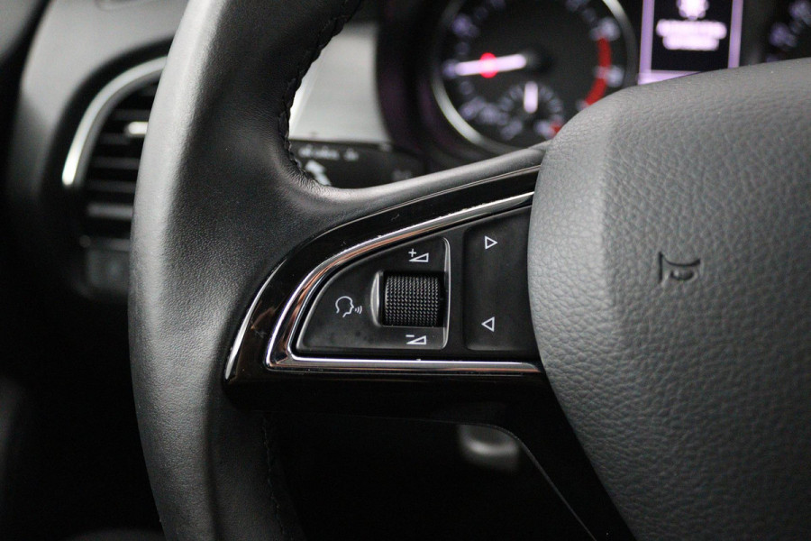 Škoda Fabia Combi 1.0 TSI Clever Edition (PARKEERSENSOREN, STOELVERWARMING, NAVIGATIE, NL-AUTO)