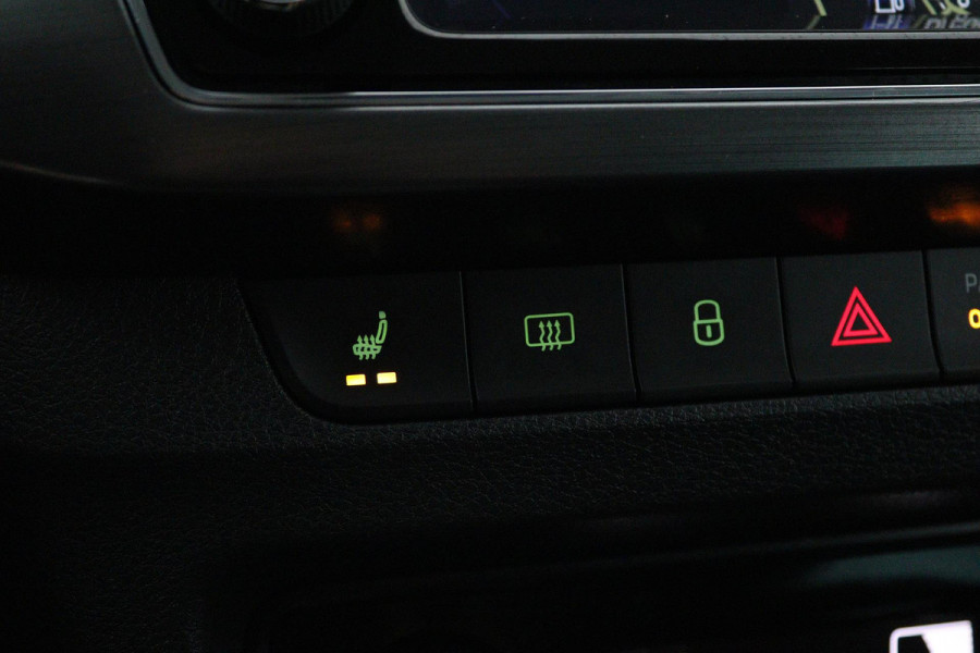 Škoda Fabia Combi 1.0 TSI Clever Edition (PARKEERSENSOREN, STOELVERWARMING, NAVIGATIE, NL-AUTO)