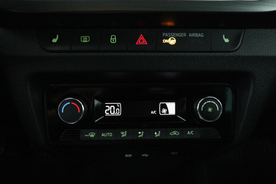Škoda Fabia Combi 1.0 TSI Clever Edition (PARKEERSENSOREN, STOELVERWARMING, NAVIGATIE, NL-AUTO)