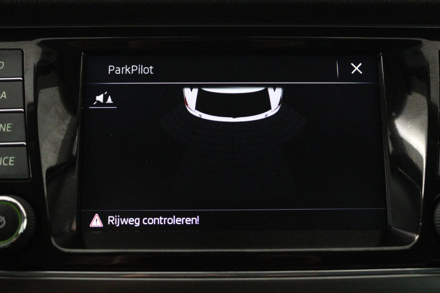 Škoda Fabia Combi 1.0 TSI Clever Edition (PARKEERSENSOREN, STOELVERWARMING, NAVIGATIE, NL-AUTO)