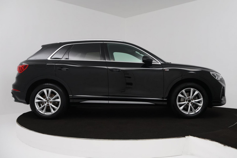 Audi Q3 35 TFSI S Line Pro Line S (STOELVERWARMING, LANE-ASSIST, CRUISE, NAVIGATIE, ELEKTR STOELEN, PARKEERSENSOREN, NL-AUTO)