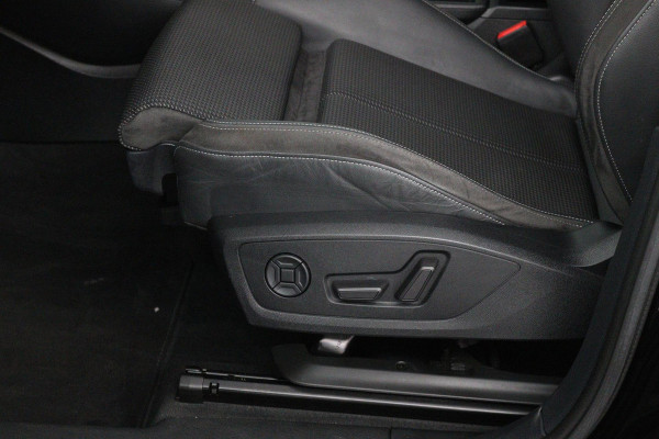 Audi Q3 35 TFSI S Line Pro Line S (STOELVERWARMING, LANE-ASSIST, CRUISE, NAVIGATIE, ELEKTR STOELEN, PARKEERSENSOREN, NL-AUTO)