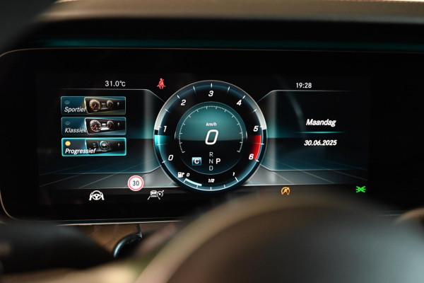 Mercedes-Benz CLS-Klasse 300 d Edition 1 - AMG - Burmester - HUD - Distronic+ - 360 Camera - Designo