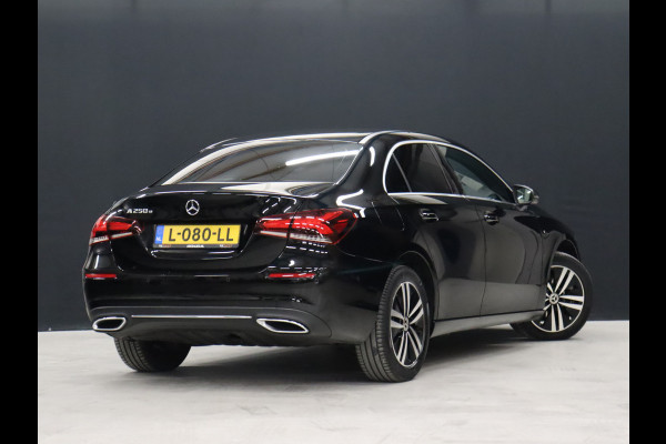 Mercedes-Benz A-Klasse 250 e Luxury Limited Sport [SFEERVERLICHTING, CAMERA, VOL LEDER, STOELVERWARMING, PDC V+A, BLUETOOTH, CRUISE, CLIMATE, NIEUWSTAAT]