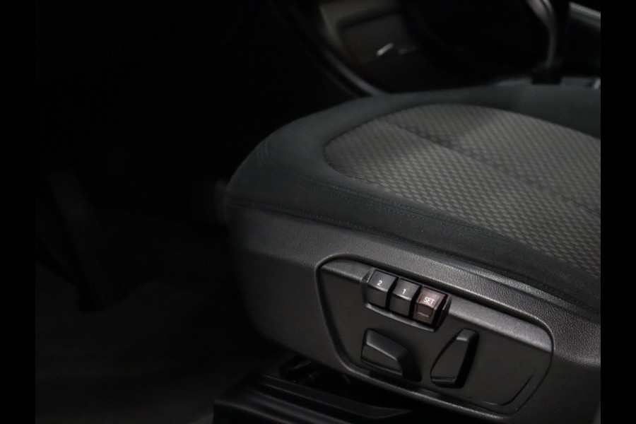 BMW X1 sDrive18i Executive [MEMORY SEATS, PDC ACHTER, LED, BLUETOOTH, CRUISE CONTROL, CLIMATE CONTROL, NIEUWSTAAT]