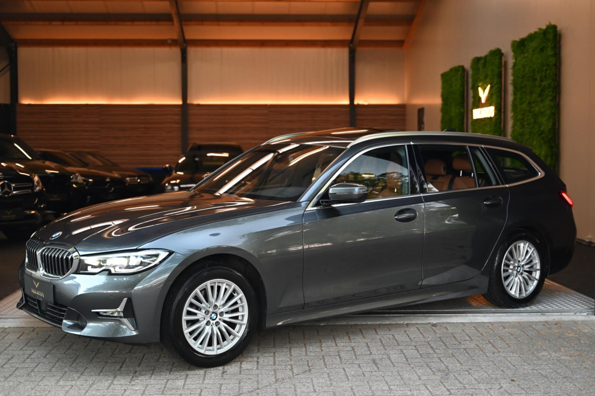 BMW 3 Serie Touring 320i High Executive Edition - Adaptive Cruise Control - Memory - Panoramadak - El. Trekhaak - Dashboard Leder BMW 3 Serie Touring 320i High Executive Edition - Adaptive Cruise Control - Memory - Panoramadak - El. Trekhaak - Dashboard Leder