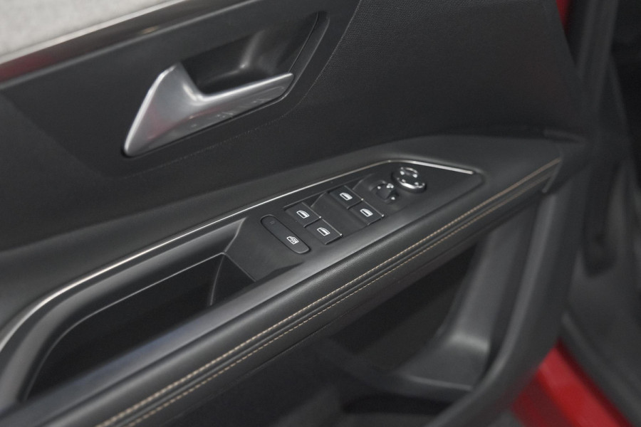Peugeot 5008 PureTech 130 EAT8 GT Black Pack | Elektrische Kofferklep | Camera | Adaptieve Cruise Control | Dodehoekdetectie