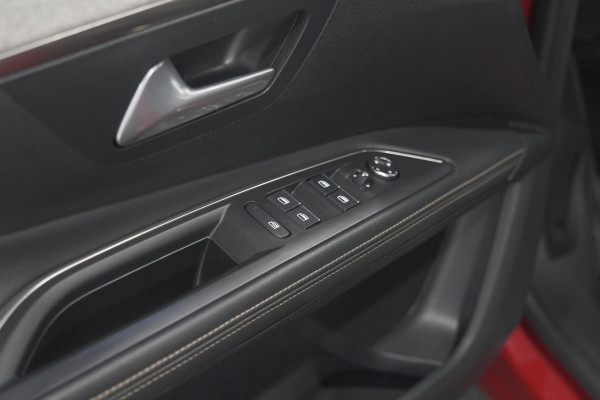 Peugeot 5008 PureTech 130 EAT8 GT Black Pack | Elektrische Kofferklep | Camera | Adaptieve Cruise Control | Dodehoekdetectie