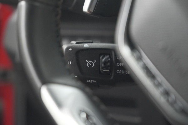 Peugeot 5008 PureTech 130 EAT8 GT Black Pack | Elektrische Kofferklep | Camera | Adaptieve Cruise Control | Dodehoekdetectie