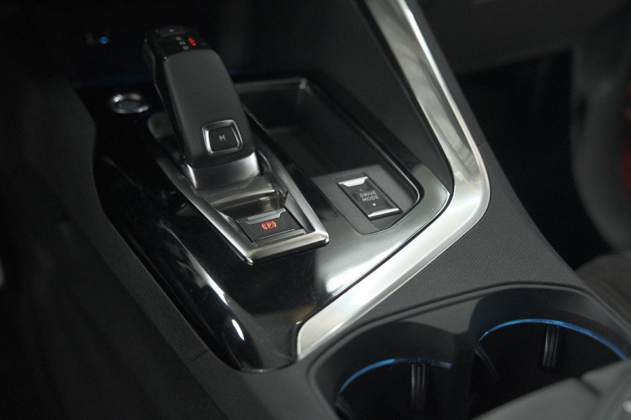 Peugeot 5008 PureTech 130 EAT8 GT Black Pack | Elektrische Kofferklep | Camera | Adaptieve Cruise Control | Dodehoekdetectie