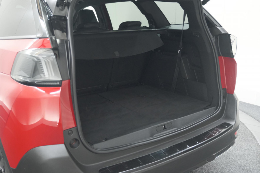 Peugeot 5008 PureTech 130 EAT8 GT Black Pack | Elektrische Kofferklep | Camera | Adaptieve Cruise Control | Dodehoekdetectie