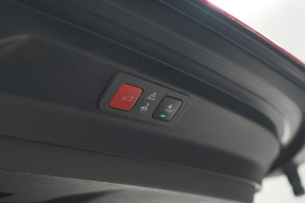 Peugeot 5008 PureTech 130 EAT8 GT Black Pack | Elektrische Kofferklep | Camera | Adaptieve Cruise Control | Dodehoekdetectie