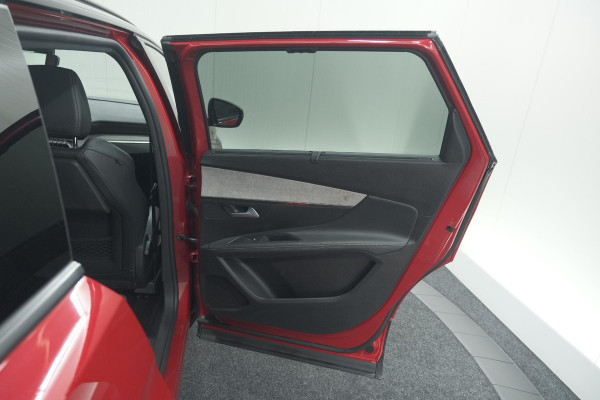 Peugeot 5008 PureTech 130 EAT8 GT Black Pack | Elektrische Kofferklep | Camera | Adaptieve Cruise Control | Dodehoekdetectie