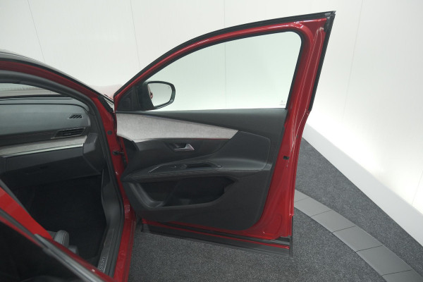 Peugeot 5008 PureTech 130 EAT8 GT Black Pack | Elektrische Kofferklep | Camera | Adaptieve Cruise Control | Dodehoekdetectie