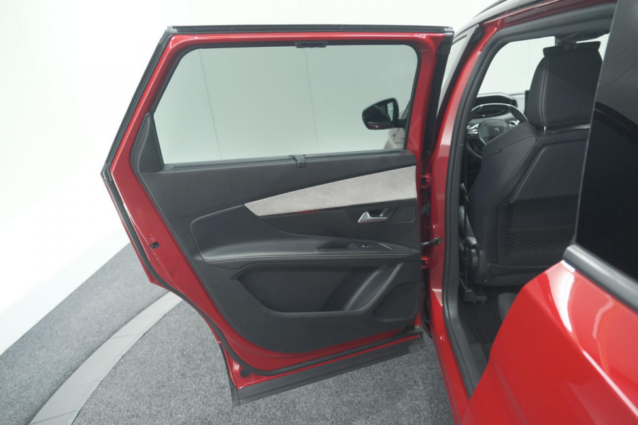 Peugeot 5008 PureTech 130 EAT8 GT Black Pack | Elektrische Kofferklep | Camera | Adaptieve Cruise Control | Dodehoekdetectie