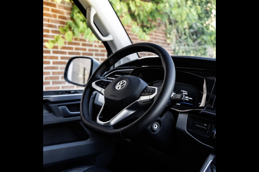 Volkswagen Transporter T6.1 2.0 TDI L2H1 Bulli | Automaat | 150 PK | Digitaal dashboard | LED | Adaptive Cruise | Camera | Carplay | Airco | PDC