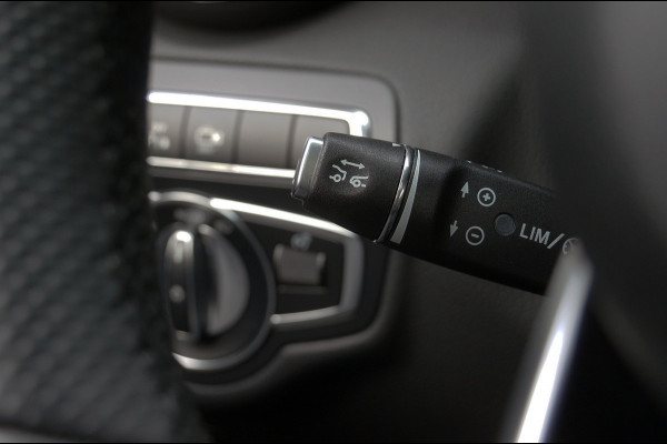 Mercedes-Benz GLC GLC 300 4M AMG line | Luchtvering Panorama Leder Burmester Dodehoek LED ILS