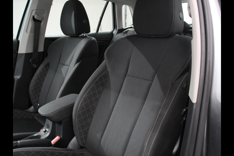 Škoda Kamiq 1.0 TSI Automaat Ambition Navigatie Apple Carplay / Android Auto Adaptive Cruise Control Lane Assist Parkeersensoren Achter DAB