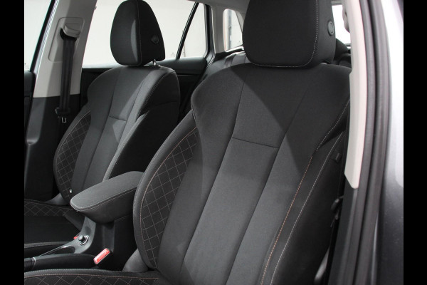 Škoda Kamiq 1.0 TSI Automaat Ambition Navigatie Apple Carplay / Android Auto Adaptive Cruise Control Lane Assist Parkeersensoren Achter DAB