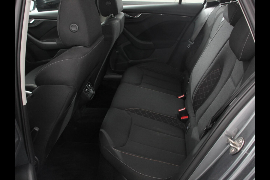 Škoda Kamiq 1.0 TSI Automaat Ambition Navigatie Apple Carplay / Android Auto Adaptive Cruise Control Lane Assist Parkeersensoren Achter DAB