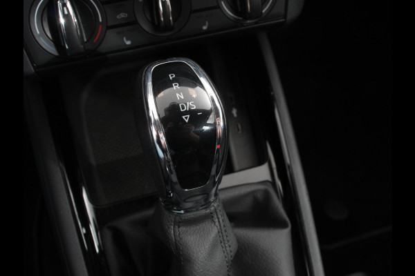 Škoda Kamiq 1.0 TSI Automaat Ambition Navigatie Apple Carplay / Android Auto Adaptive Cruise Control Lane Assist Parkeersensoren Achter DAB