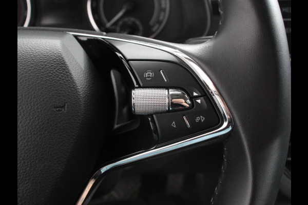 Škoda Kamiq 1.0 TSI Automaat Ambition Navigatie Apple Carplay / Android Auto Adaptive Cruise Control Lane Assist Parkeersensoren Achter DAB