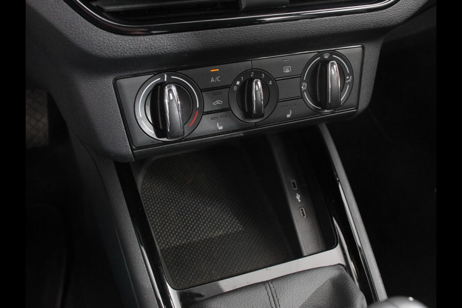 Škoda Kamiq 1.0 TSI Automaat Ambition Navigatie Apple Carplay / Android Auto Adaptive Cruise Control Lane Assist Parkeersensoren Achter DAB