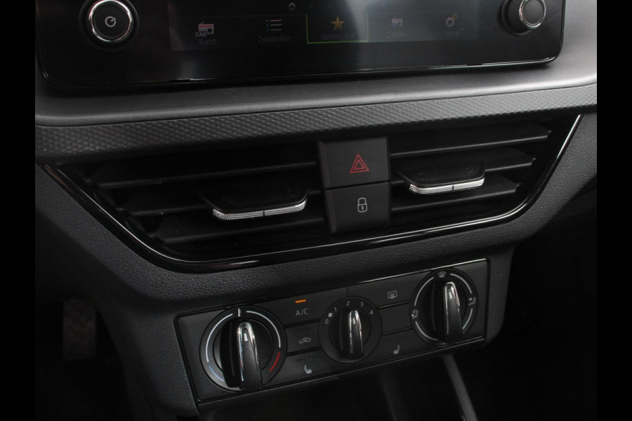 Škoda Kamiq 1.0 TSI Automaat Ambition Navigatie Apple Carplay / Android Auto Adaptive Cruise Control Lane Assist Parkeersensoren Achter DAB
