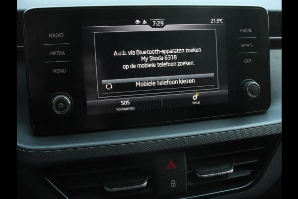 Škoda Kamiq 1.0 TSI Automaat Ambition Navigatie Apple Carplay / Android Auto Adaptive Cruise Control Lane Assist Parkeersensoren Achter DAB