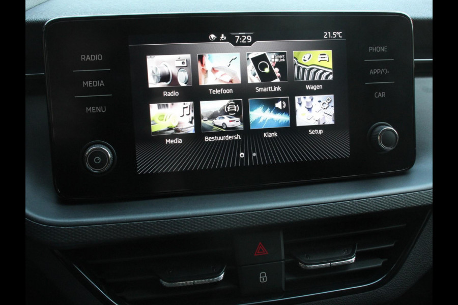 Škoda Kamiq 1.0 TSI Automaat Ambition Navigatie Apple Carplay / Android Auto Adaptive Cruise Control Lane Assist Parkeersensoren Achter DAB