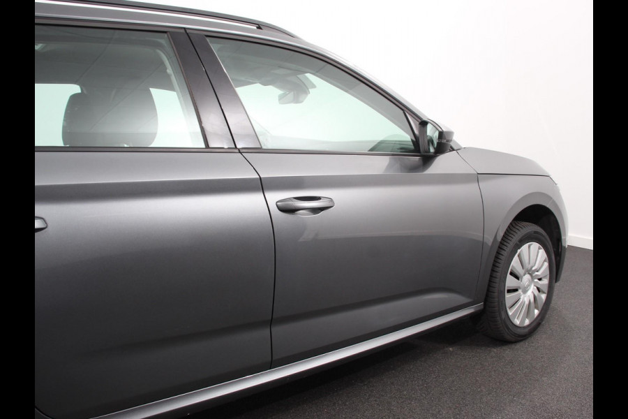Škoda Kamiq 1.0 TSI Automaat Ambition Navigatie Apple Carplay / Android Auto Adaptive Cruise Control Lane Assist Parkeersensoren Achter DAB