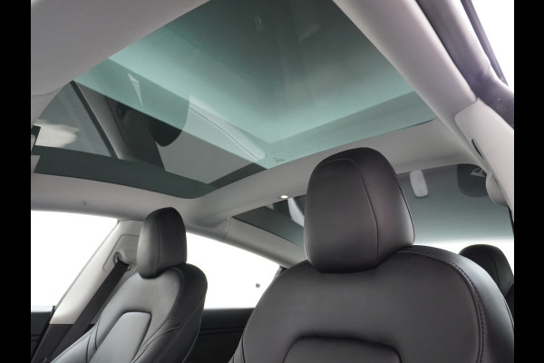 Tesla Model 3 Long Range 498 PK 82kwh 4,4sec 0-100 19" WarmtePomp Stuurverwarmd Elektr.A-klep FSD-Full Self Driving Computer-3 Premium Audio 4 Stoel en achterbank verwarming Electr.Stoelen+Memory+Easy-Entry WiFi Origineel Nederlandse auto Grootste accu Tot 16,5kwh thuis laden. Accu/Motor Garantie tot 25-03-2029 max 192.000km