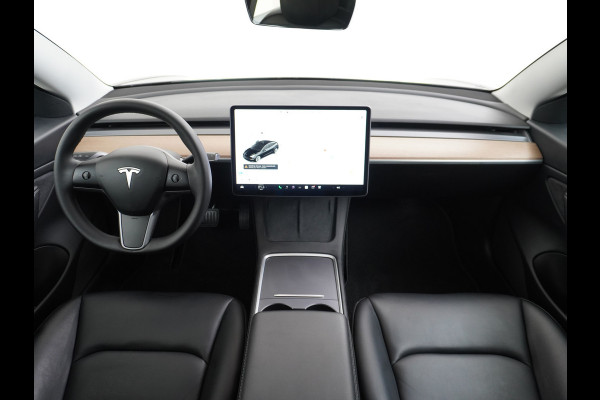 Tesla Model 3 Long Range 498 PK 82kwh 4,4sec 0-100 19" WarmtePomp Stuurverwarmd Elektr.A-klep FSD-Full Self Driving Computer-3 Premium Audio 4 Stoel en achterbank verwarming Electr.Stoelen+Memory+Easy-Entry WiFi Origineel Nederlandse auto Grootste accu Tot 16,5kwh thuis laden. Accu/Motor Garantie tot 25-03-2029 max 192.000km