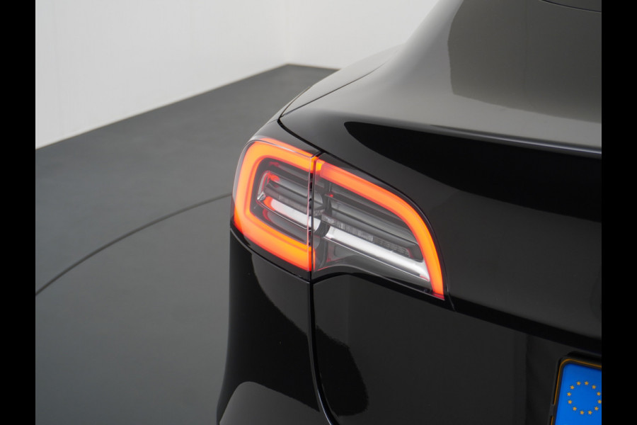 Tesla Model 3 Long Range 498 PK 82kwh 4,4sec 0-100 19" WarmtePomp Stuurverwarmd Elektr.A-klep FSD-Full Self Driving Computer-3 Premium Audio 4 Stoel en achterbank verwarming Electr.Stoelen+Memory+Easy-Entry WiFi Origineel Nederlandse auto Grootste accu Tot 16,5kwh thuis laden. Accu/Motor Garantie tot 25-03-2029 max 192.000km