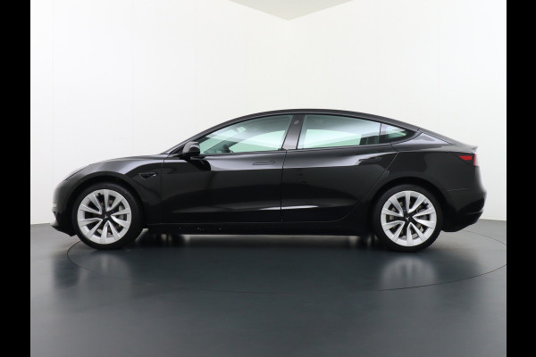 Tesla Model 3 Long Range 498 PK 82kwh 4,4sec 0-100 19" WarmtePomp Stuurverwarmd Elektr.A-klep FSD-Full Self Driving Computer-3 Premium Audio 4 Stoel en achterbank verwarming Electr.Stoelen+Memory+Easy-Entry WiFi Origineel Nederlandse auto Grootste accu Tot 16,5kwh thuis laden. Accu/Motor Garantie tot 25-03-2029 max 192.000km