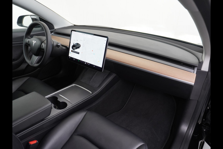 Tesla Model 3 Long Range 498 PK 82kwh 4,4sec 0-100 19" WarmtePomp Stuurverwarmd Elektr.A-klep FSD-Full Self Driving Computer-3 Premium Audio 4 Stoel en achterbank verwarming Electr.Stoelen+Memory+Easy-Entry WiFi Origineel Nederlandse auto Grootste accu Tot 16,5kwh thuis laden. Accu/Motor Garantie tot 25-03-2029 max 192.000km