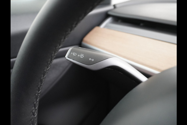Tesla Model 3 Long Range 498 PK 82kwh 4,4sec 0-100 19" WarmtePomp Stuurverwarmd Elektr.A-klep FSD-Full Self Driving Computer-3 Premium Audio 4 Stoel en achterbank verwarming Electr.Stoelen+Memory+Easy-Entry WiFi Origineel Nederlandse auto Grootste accu Tot 16,5kwh thuis laden. Accu/Motor Garantie tot 25-03-2029 max 192.000km
