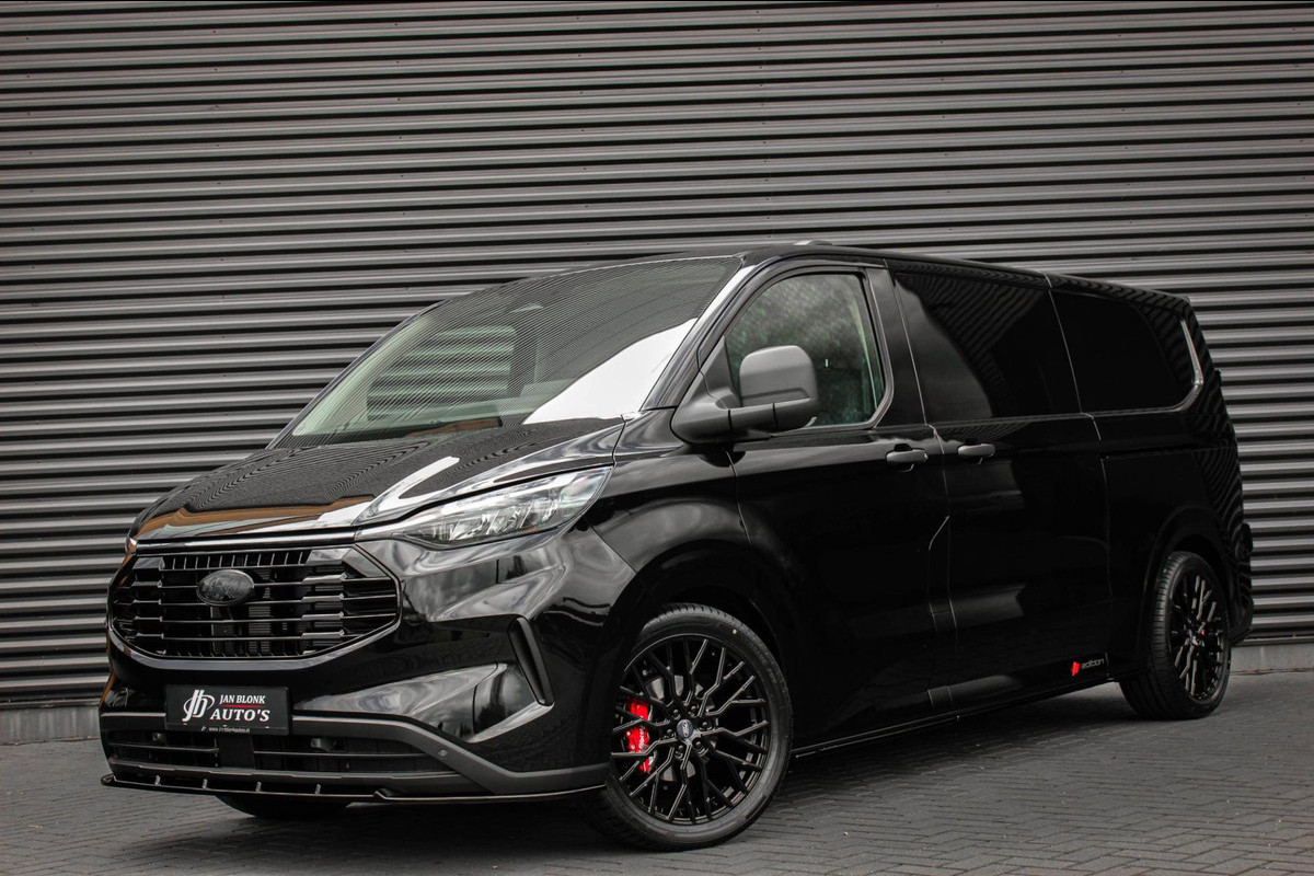 Ford Transit Custom 2.0 TDCI L2H1 6-BAK 136PK JB- EDITION 2XSCHUIF / FULL BLACK / APPLE CARPLAY / 3- ZITS / MY2024 / DIRECT RIJDEN Ford Transit Custom 2.0 TDCI L2H1 6-BAK 136PK JB- EDITION 2XSCHUIF / FULL BLACK / APPLE CARPLAY / 3- ZITS / MY2024 / DIRECT RIJDEN