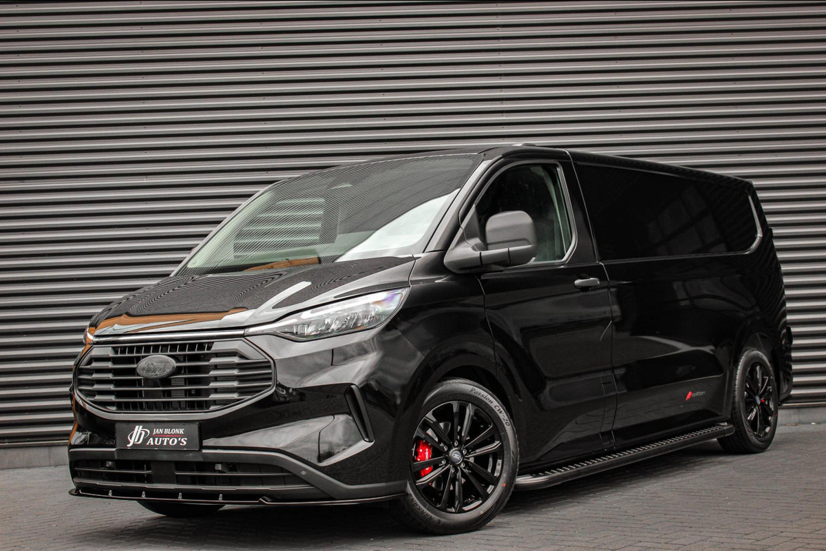 Ford Transit Custom 300 2.0 TDCI L2H1 AUTOMAAT 136PK JB-EDITION / FULL BLACK / APPLE CARPLAY / 3-ZITS / MY2024 / DIRECT RIJDEN Ford Transit Custom 300 2.0 TDCI L2H1 AUTOMAAT 136PK JB-EDITION / FULL BLACK / APPLE CARPLAY / 3-ZITS / MY2024 / DIRECT RIJDEN