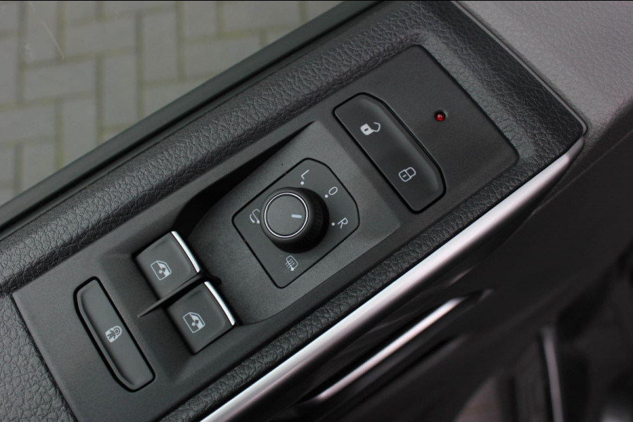 Volkswagen Transporter 2.0 TDI L2H1 150PK BULLI DSG / ACTIVE DISPLAY / PDC / VERLAGINGSVEREN / PDC / NIEUW DIRECT RIJDEN / FULL