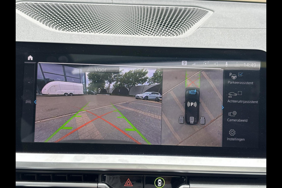 BMW 3 Serie Touring 330e M SPORT | LASER LED | 360 CAMERA | ELECTR STOELEN | LEDER | HEAD UP | PANORAMADAK| DODE HOEK | STUURWIEL EN STOEL VERW. | TREKHAAK | DEALER ONDERHOUDEN