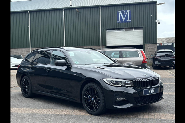 BMW 3 Serie Touring 330e M SPORT | LASER LED | 360 CAMERA | ELECTR STOELEN | LEDER | HEAD UP | PANORAMADAK| DODE HOEK | STUURWIEL EN STOEL VERW. | TREKHAAK | DEALER ONDERHOUDEN