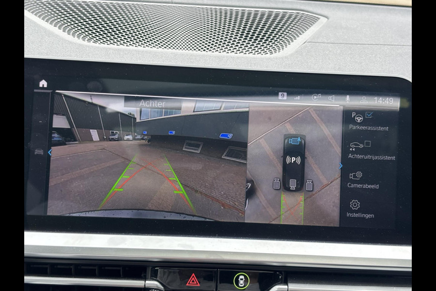 BMW 3 Serie Touring 330e M SPORT | LASER LED | 360 CAMERA | ELECTR STOELEN | LEDER | HEAD UP | PANORAMADAK| DODE HOEK | STUURWIEL EN STOEL VERW. | TREKHAAK | DEALER ONDERHOUDEN