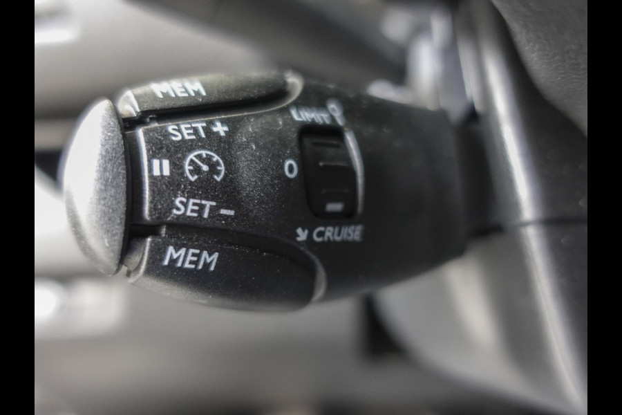 Opel Vivaro L2H1 Edition 145PK Automaat Airco Navigatie Bluetooth
